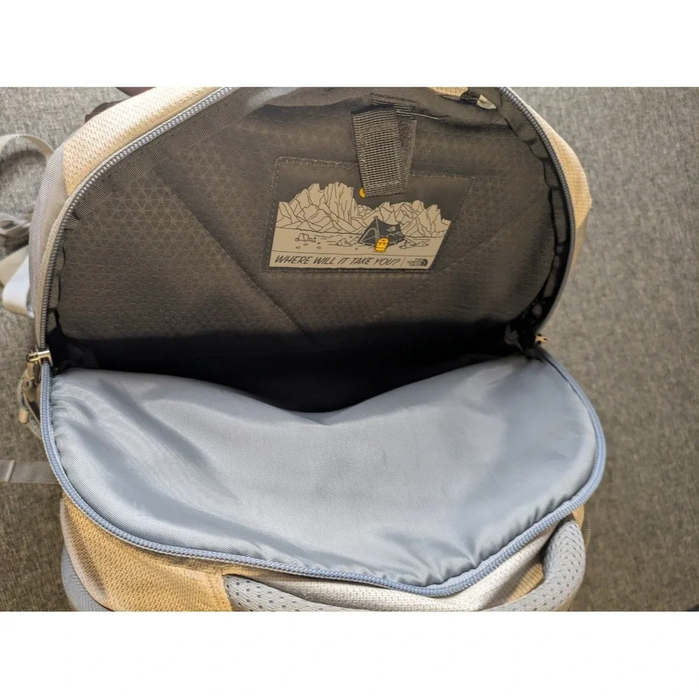The North Face Recon Backpack White Cream Flex Vent Laptop School Travel Bag TNF